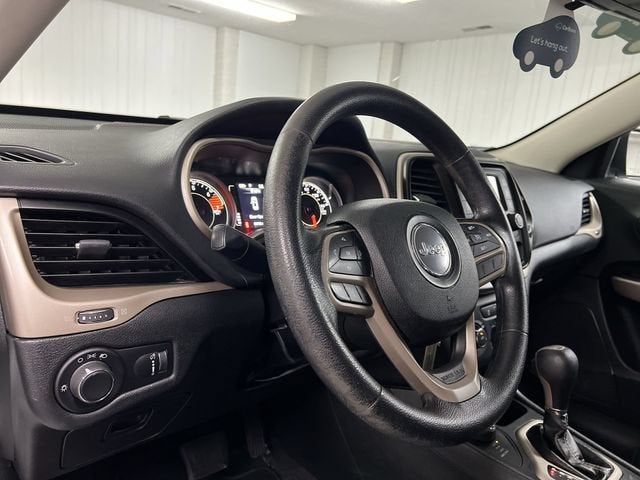 2017 Jeep Cherokee Sport