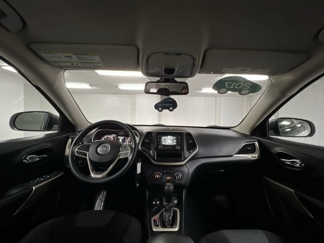 2017 Jeep Cherokee Sport