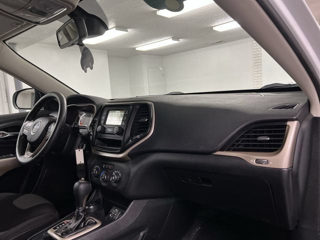 2017 Jeep Cherokee Sport