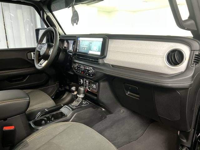 2024 Jeep Wrangler 4-Door Sahara 4x4