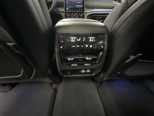 2023 Jeep Grand Cherokee Overland 4x4