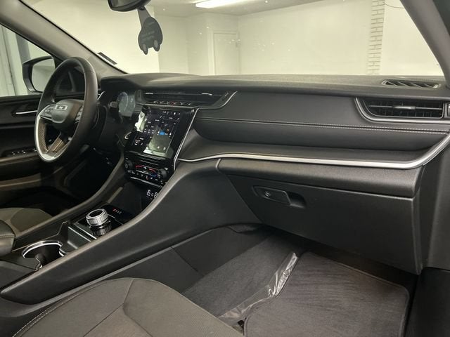 2024 Jeep Grand Cherokee L Laredo 4x4