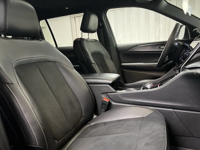 2025 Jeep Grand Cherokee L Altitude X 4x4