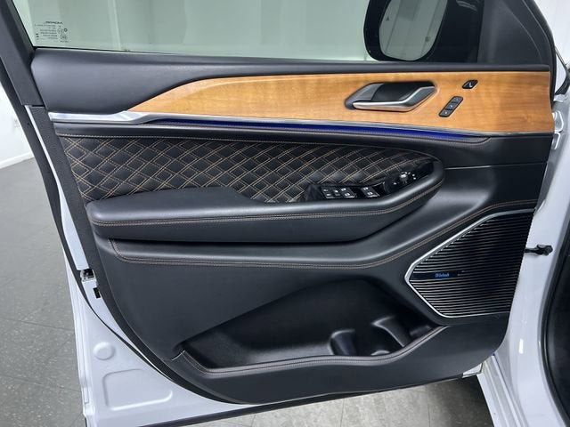 2023 Jeep Grand Cherokee L Summit Reserve 4x4