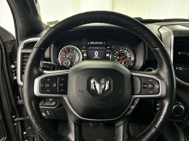 2020 RAM 1500 Big Horn Crew Cab 4x4 5'7" Box