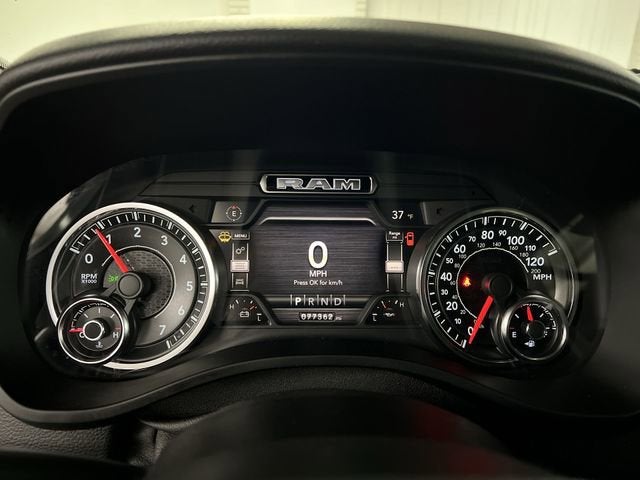 2020 RAM 1500 Big Horn Crew Cab 4x4 5'7" Box