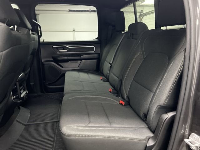 2020 RAM 1500 Big Horn Crew Cab 4x4 5'7" Box