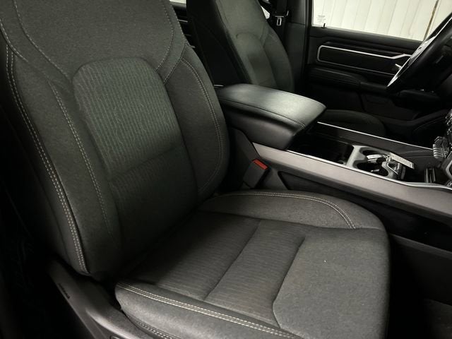 2020 RAM 1500 Big Horn Crew Cab 4x4 5'7" Box