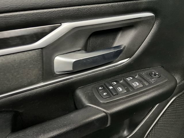 2020 RAM 1500 Big Horn Crew Cab 4x4 5'7" Box