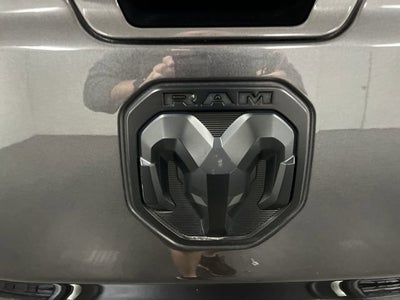 2020 RAM 1500 Big Horn Crew Cab 4x4 5'7" Box