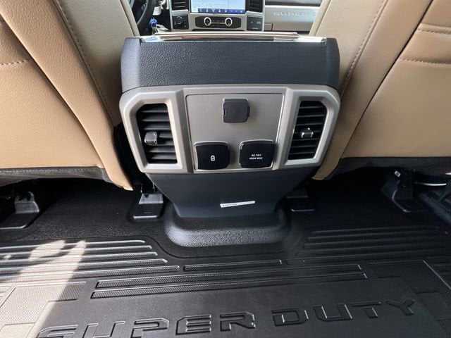 2022 Ford F-350 LARIAT