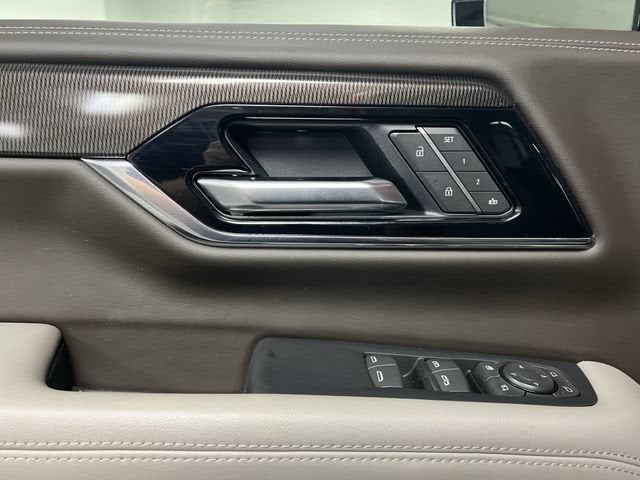 2025 GMC Yukon Elevation