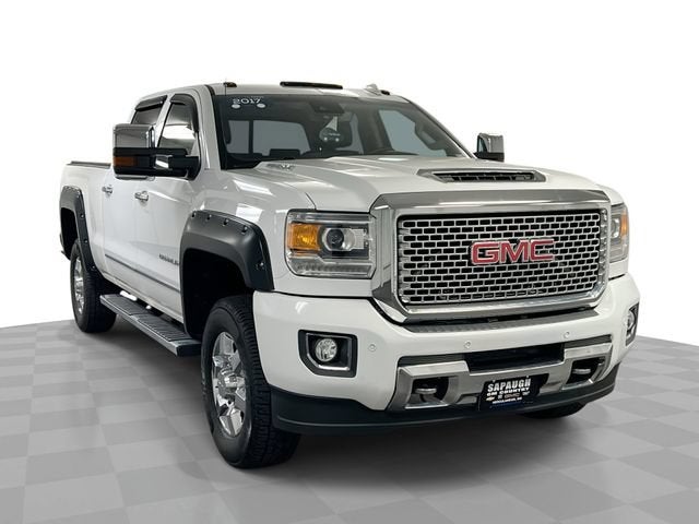 2017 GMC Sierra 4WD Crew Cab Standard Box Denali's photo