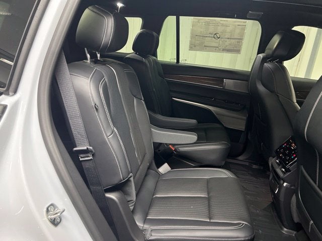 2027 Cadillac VISTIQ Luxury - Photo 18