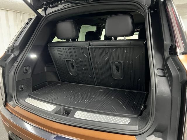 2027 Cadillac VISTIQ Platinum