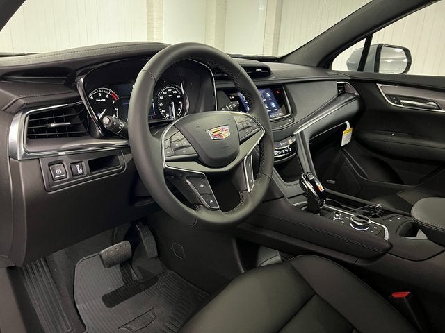 2025 Cadillac XT5 Luxury