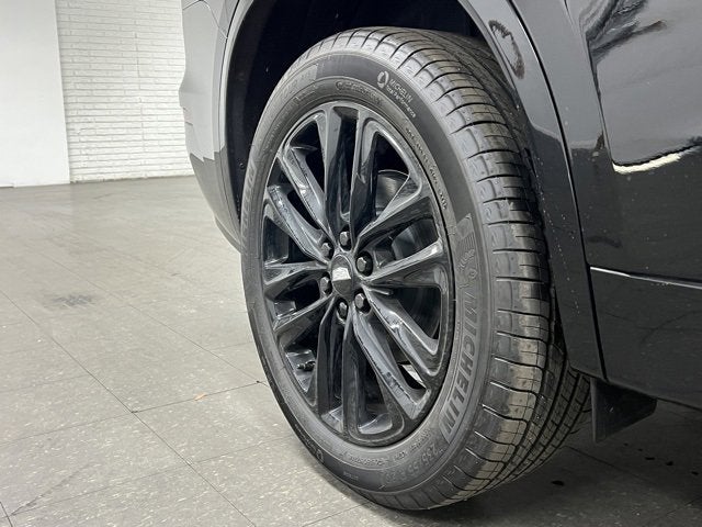 2025 Cadillac XT6 Luxury