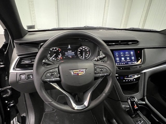 2025 Cadillac XT6 Luxury