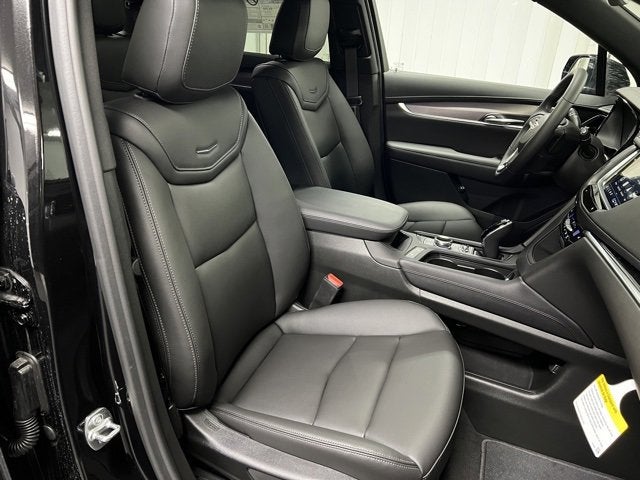 2025 Cadillac XT6 Luxury