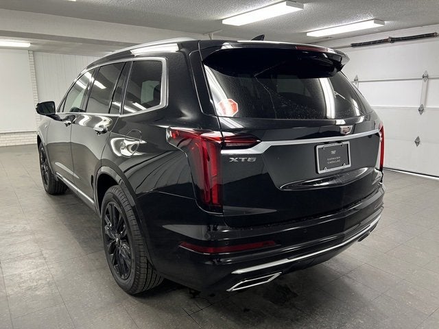 2025 Cadillac XT6 Luxury