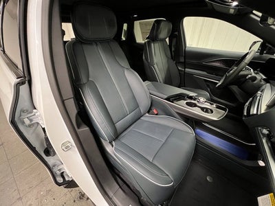 2025 Cadillac LYRIQ Sport 3