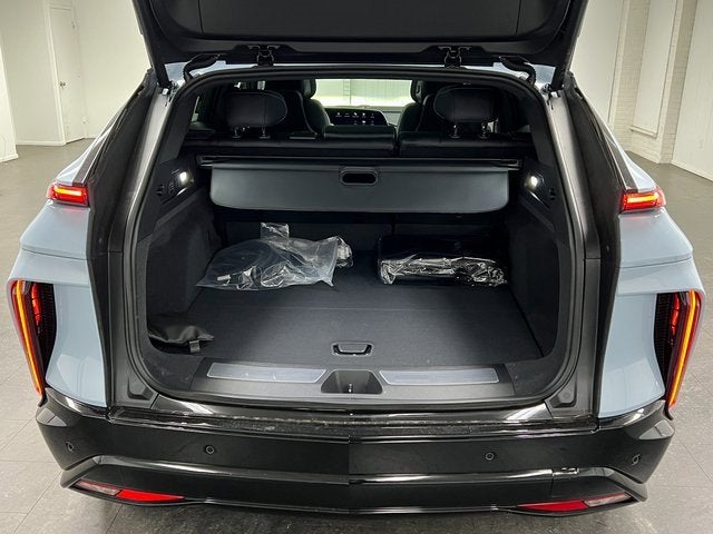 2025 Cadillac LYRIQ Sport 3