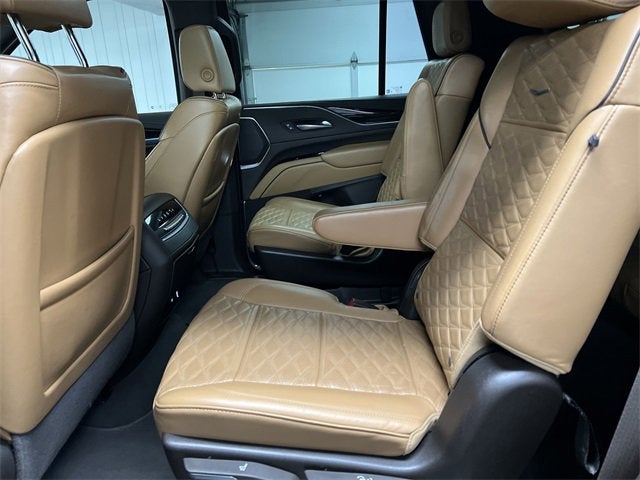 2023 Cadillac Escalade Sport