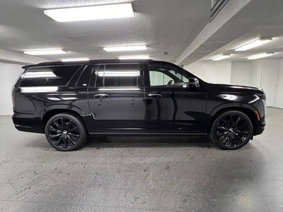 2025 Cadillac Escalade ESV Premium Luxury