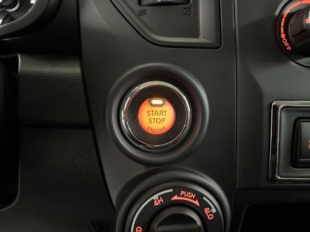 2024 Nissan TITAN Crew Cab SV 4x4