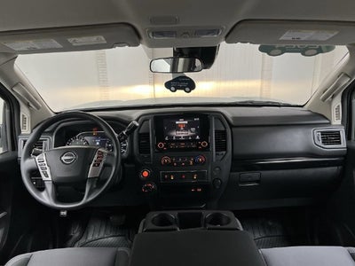 2024 Nissan TITAN Crew Cab SV 4x4
