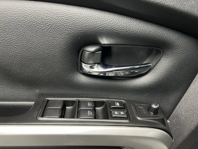 2024 Nissan TITAN Crew Cab SV 4x4