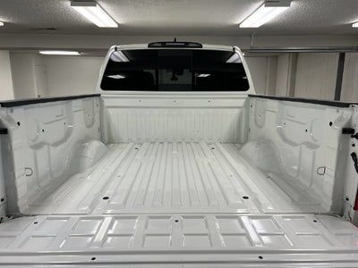 2024 Nissan TITAN Crew Cab SV 4x4