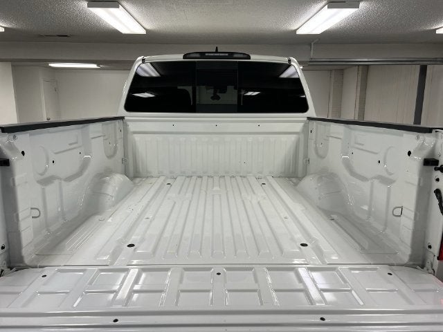 2024 Nissan TITAN Crew Cab SV 4x4