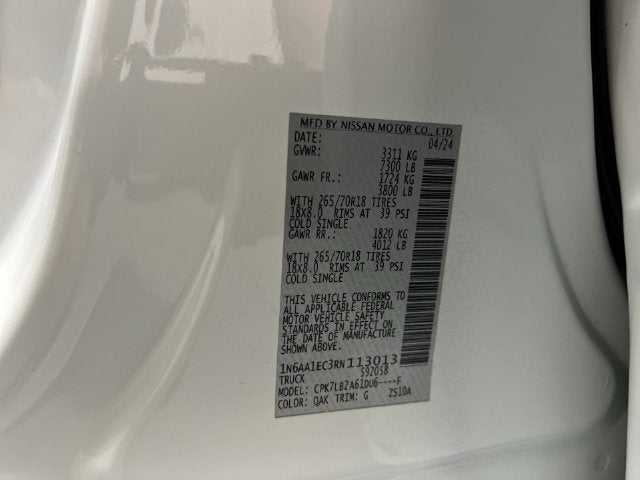 2024 Nissan TITAN Crew Cab SV 4x4