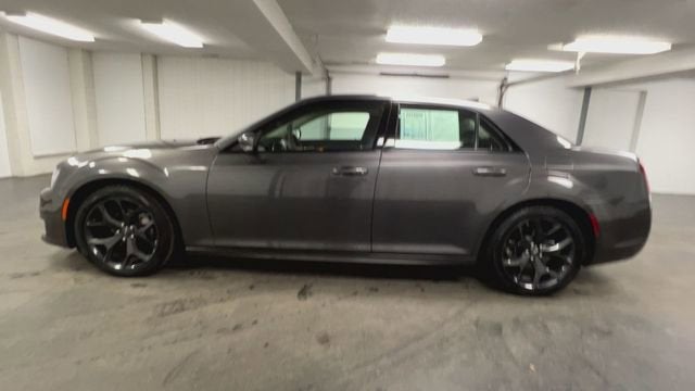2023 Chrysler 300 Touring L