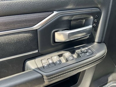 2025 RAM 3500 Laramie Crew Cab 4x4 8' Box