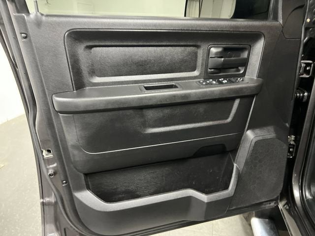 2018 RAM 2500 Tradesman Crew Cab 4x4 6'4" Box