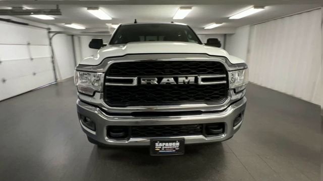 2022 RAM 3500 Tradesman Crew Cab 4x4 8' Box