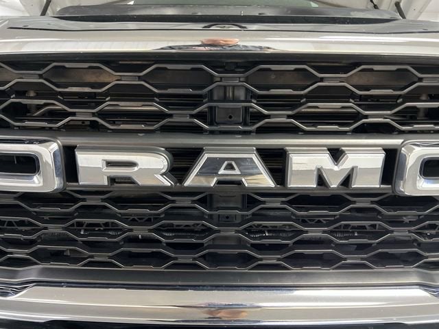 2022 RAM 3500 Tradesman Crew Cab 4x4 8' Box