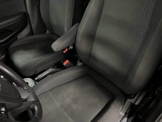 2019 Chevrolet Trax LS - Photo 18