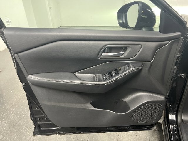 2024 Nissan Rogue SV - Photo 21