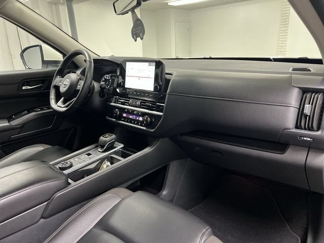 2024 Nissan Pathfinder SL 4WD