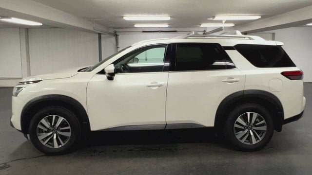 2024 Nissan Pathfinder SL 4WD