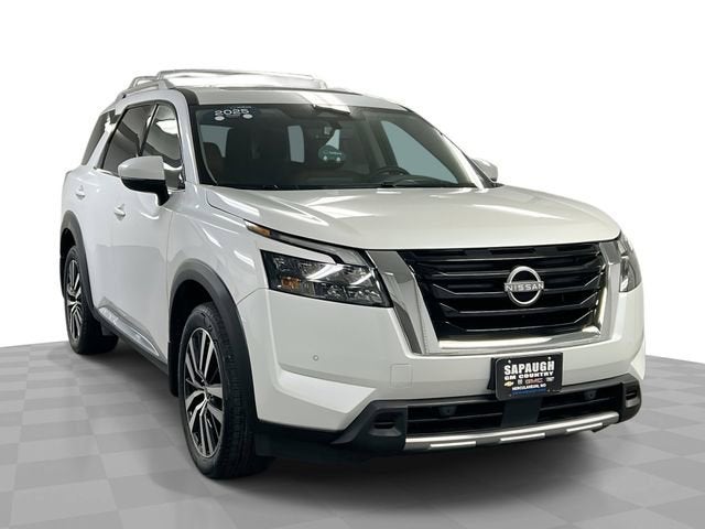 2025 Nissan Pathfinder Platinum 4WD