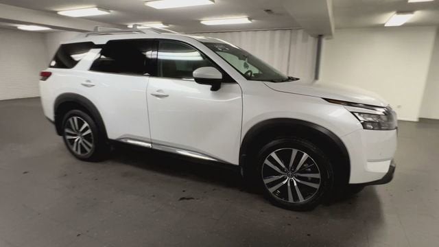 2025 Nissan Pathfinder Platinum 4WD