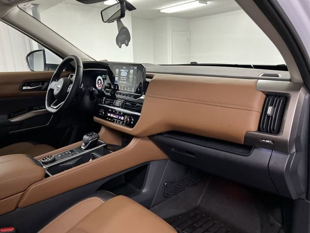 2025 Nissan Pathfinder Platinum 4WD