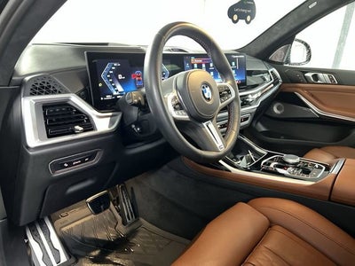 2024 BMW X7 M60i