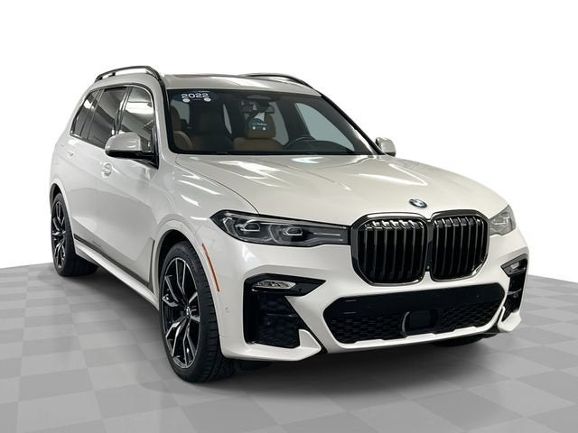 2022 BMW X7 xDrive40i's photo