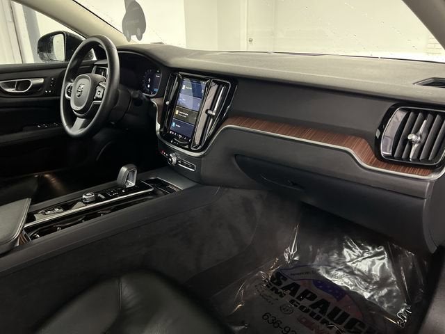 2024 Volvo S60 B5 Plus Dark Theme