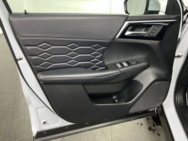 2025 Mitsubishi Outlander SEL